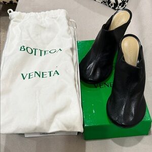 Bottega Veneta Black Leather Mules
